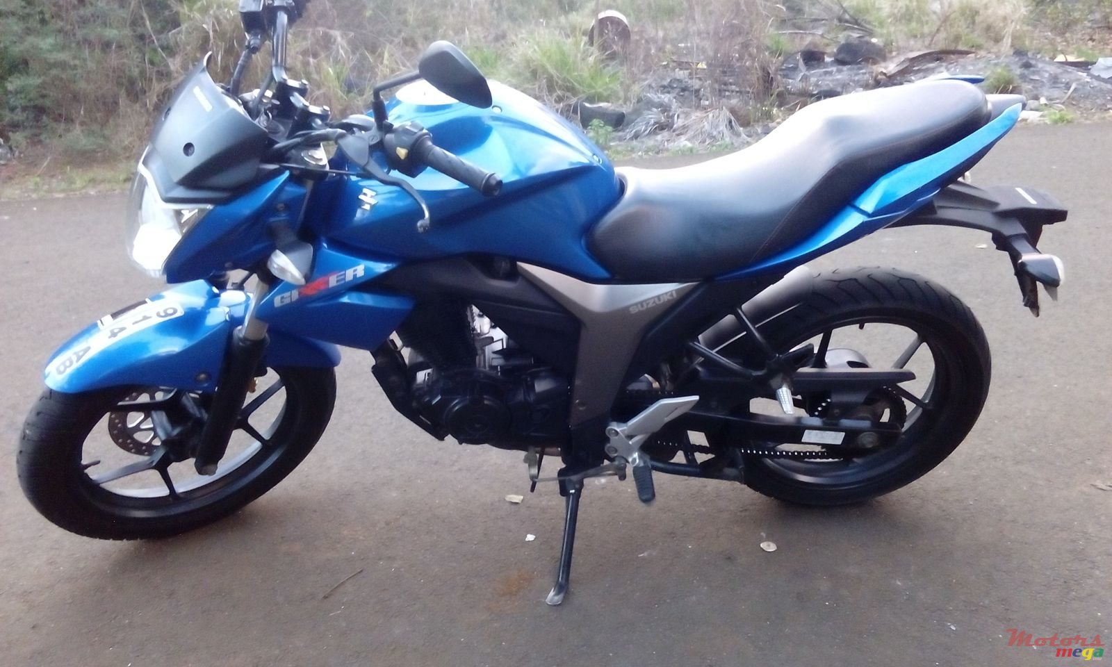 2015' Suzuki Gixxer photo #2