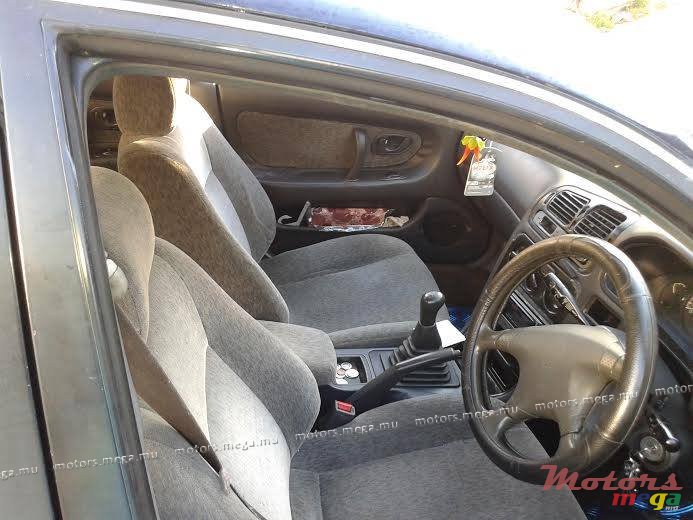 1993' Mitsubishi Galant photo #17