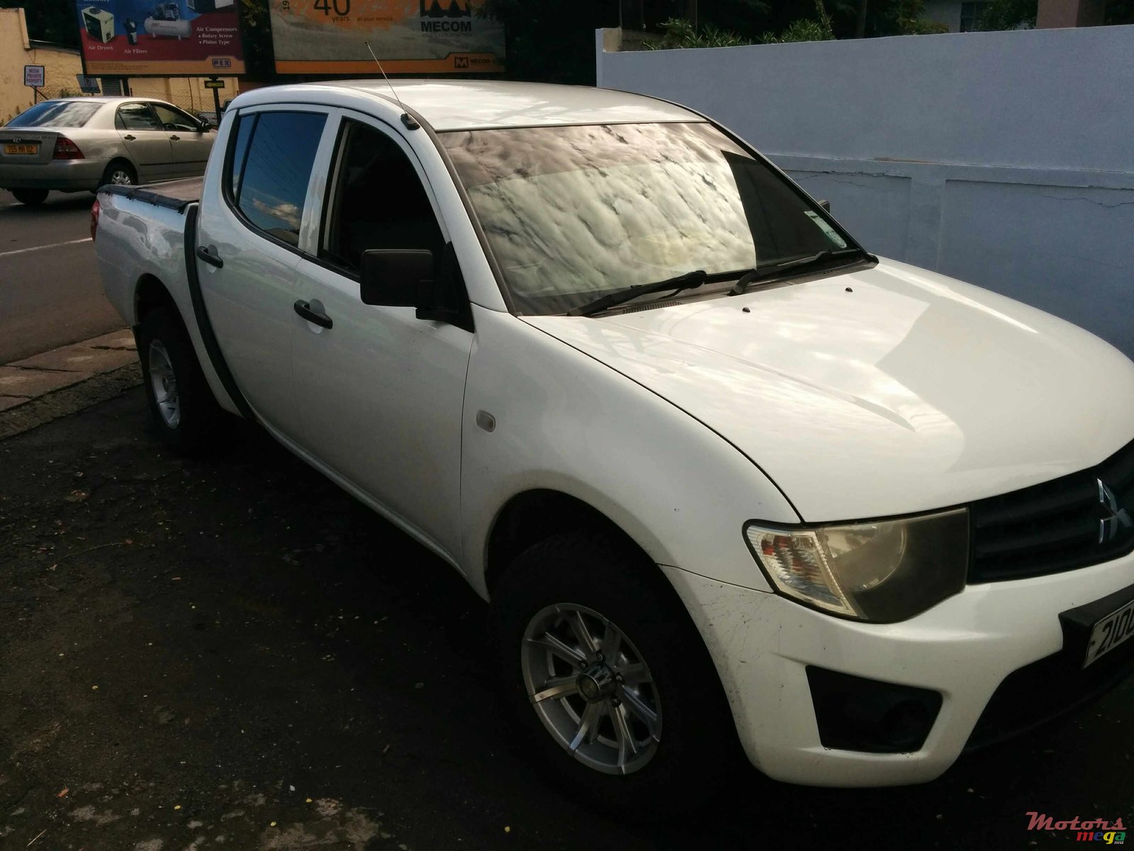 2010' Mitsubishi L 200 Sportero photo #1