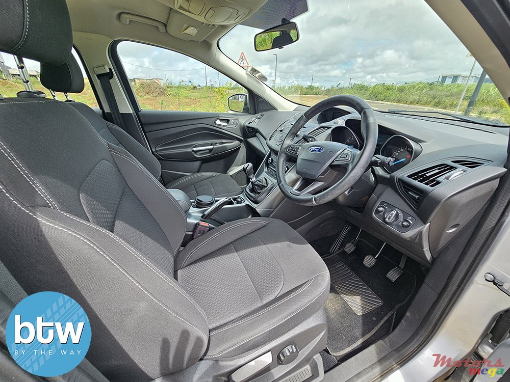 2019' Ford Kuga photo #5