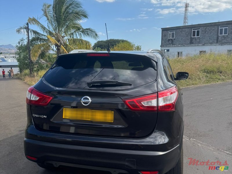 2015' Nissan Qashqai photo #2