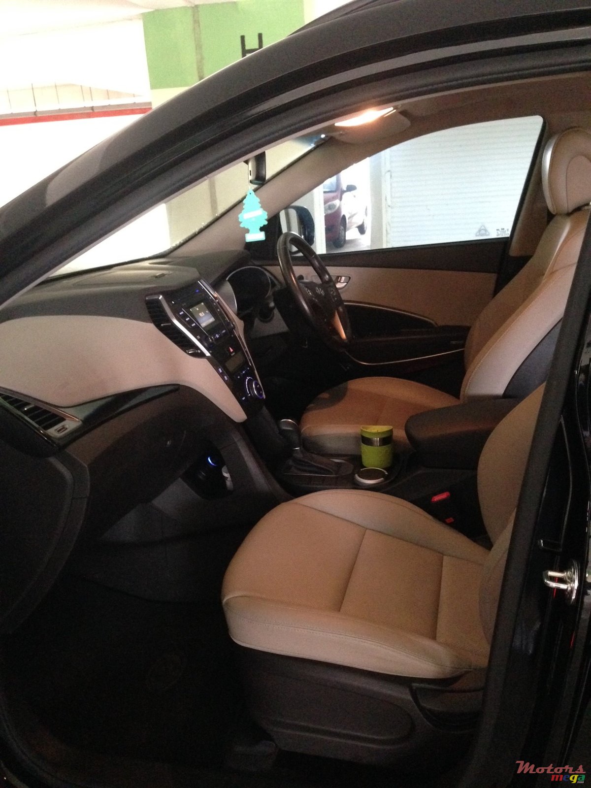 2015' Hyundai Santa Fe photo #4