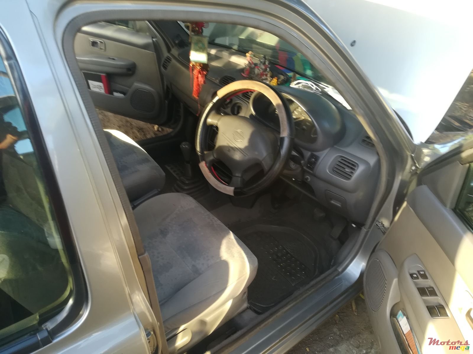 2000' Nissan March photo #2