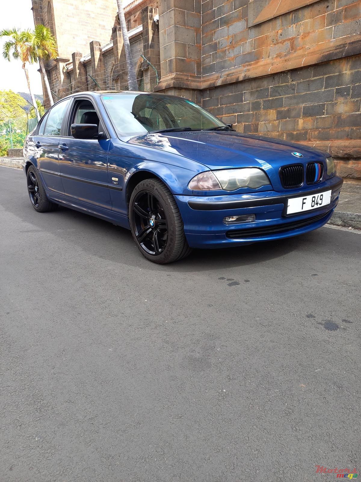 2001' BMW 318 photo #1