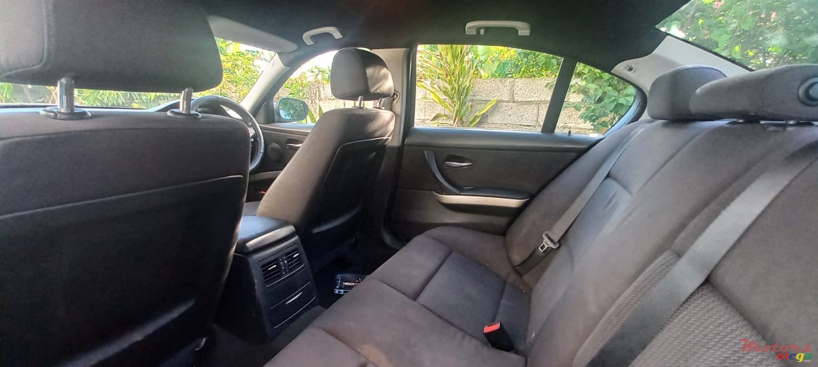 2009' BMW 318 photo #5