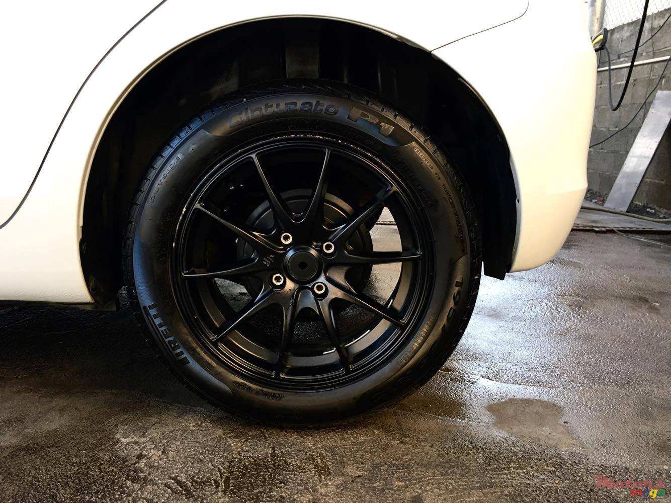 2013' Suzuki Swift photo #2