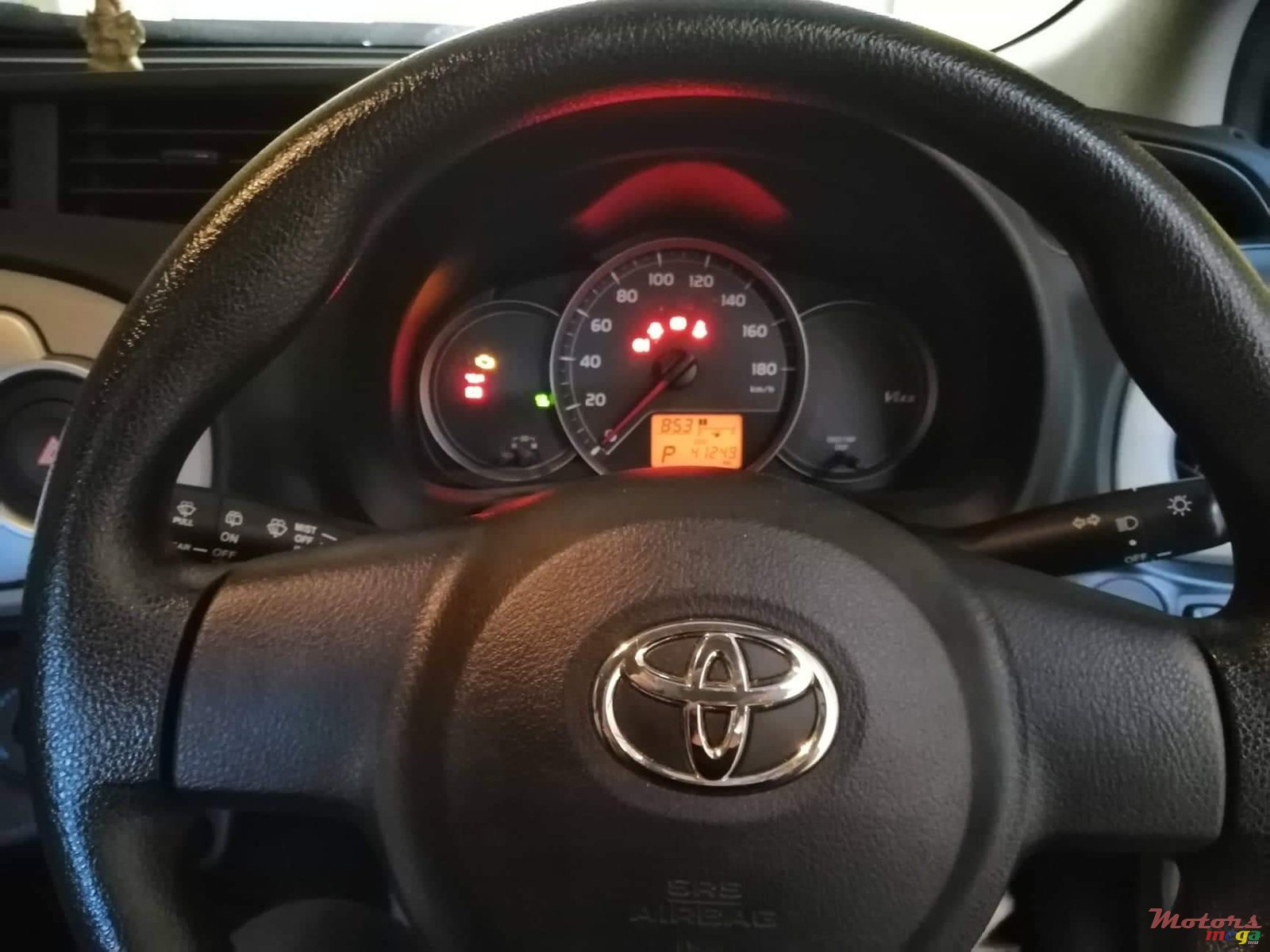 2014' Toyota Vitz photo #4