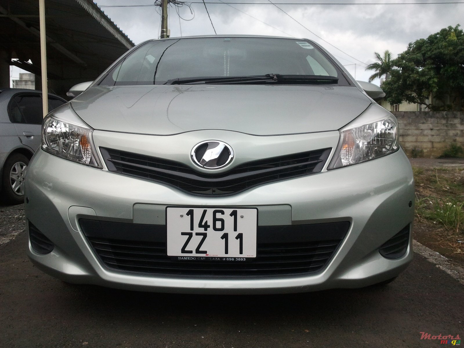 2011' Toyota Vitz photo #1
