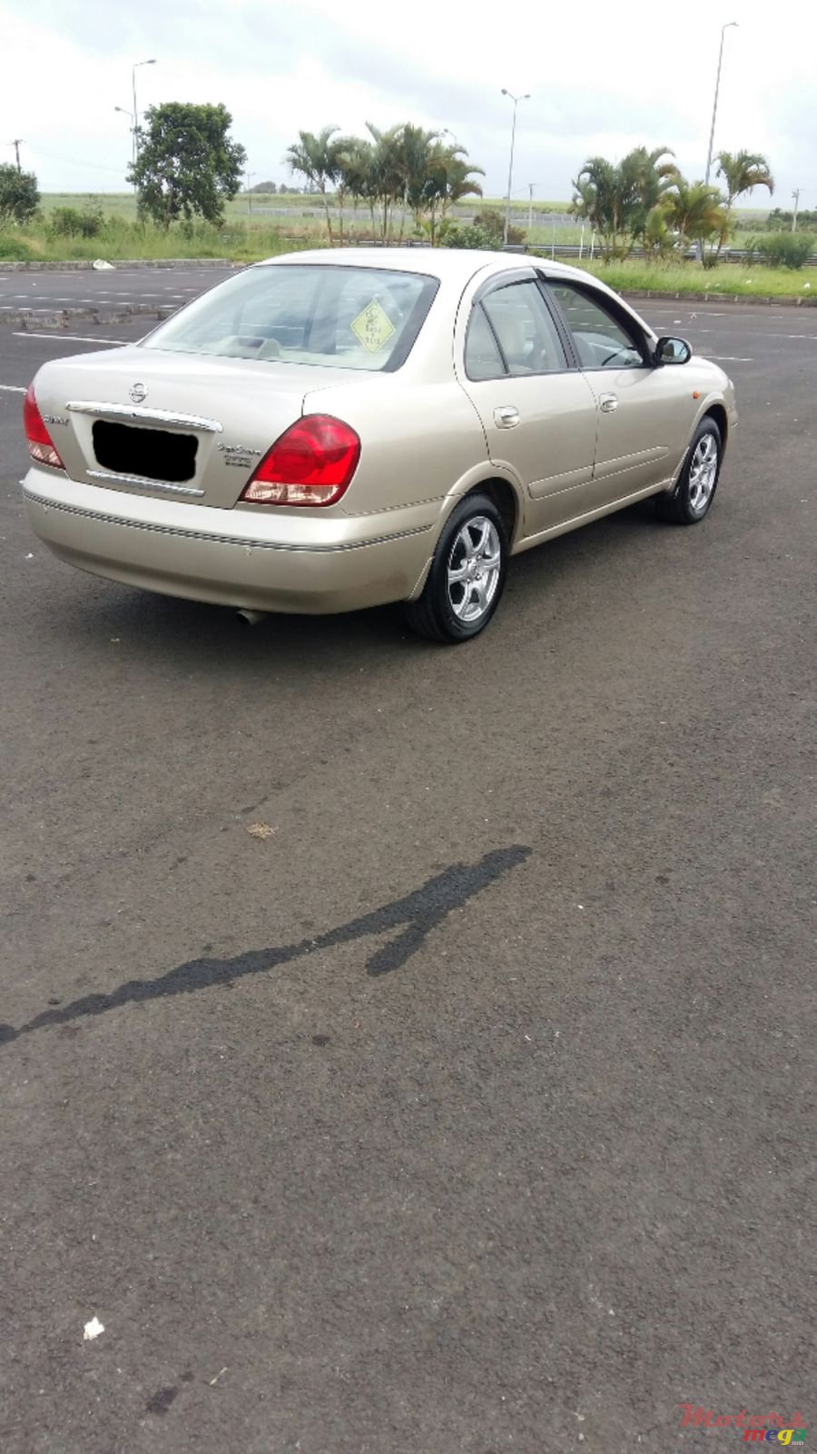 2005' Nissan Sunny photo #2