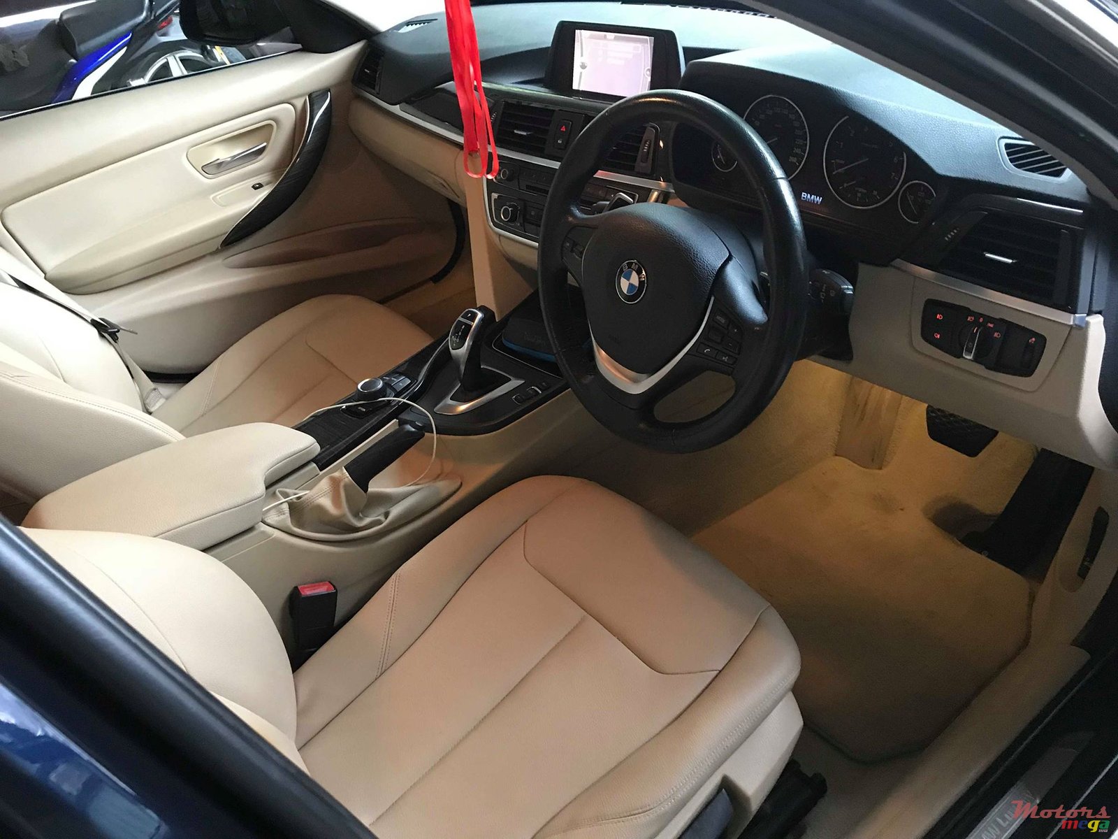 2013' BMW 3 Series photo #7