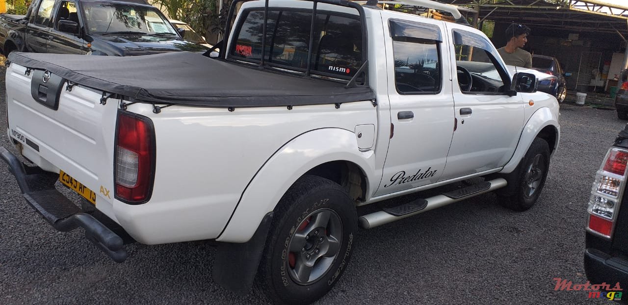 2013' Nissan Hardbody photo #5