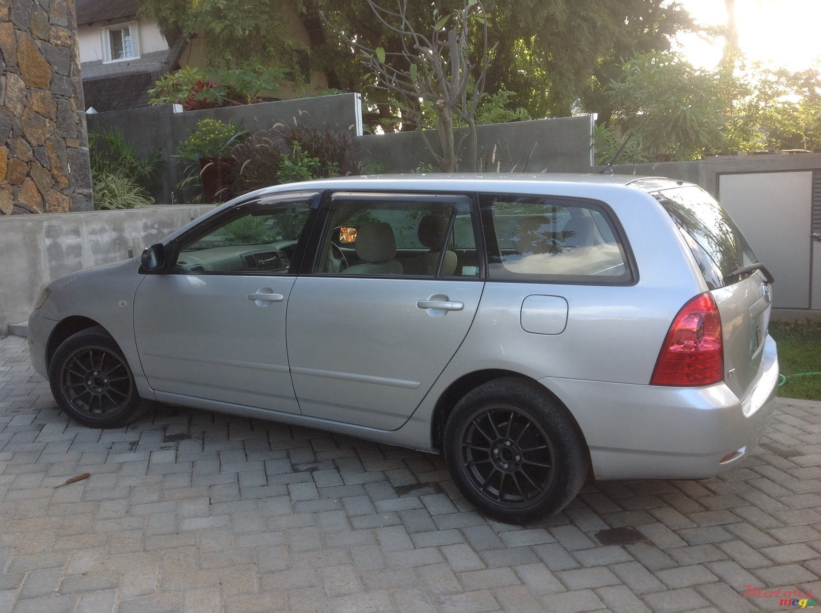 2006' Toyota Axio Fielder photo #1