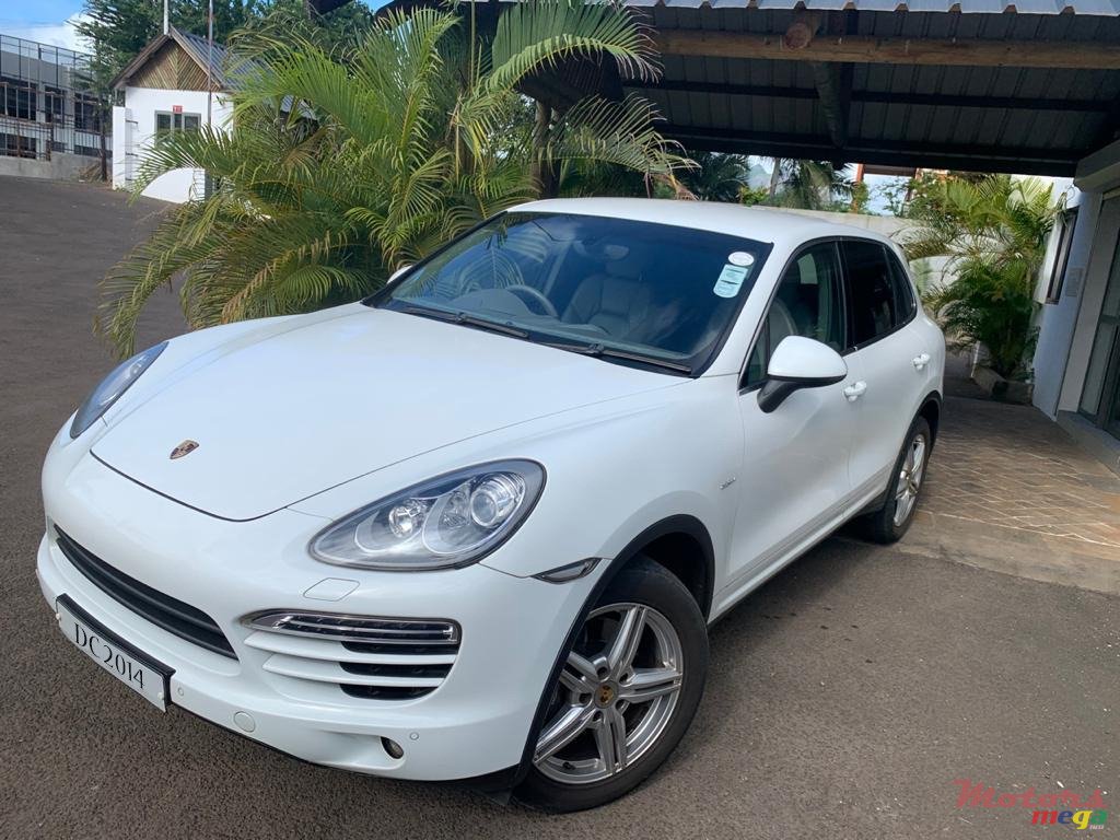 2014' Porsche Cayenne photo #1