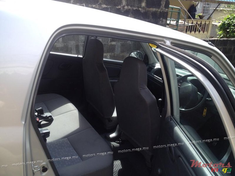 2010' Suzuki Alto photo #4