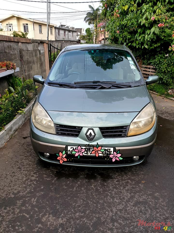 2005' Renault Scenic photo #2
