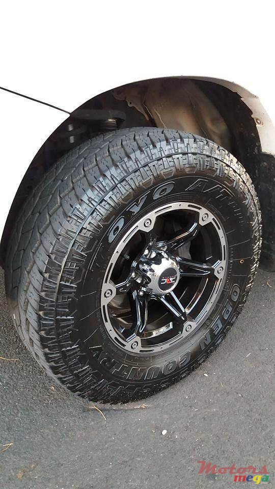 2006' Toyota Hilux photo #5