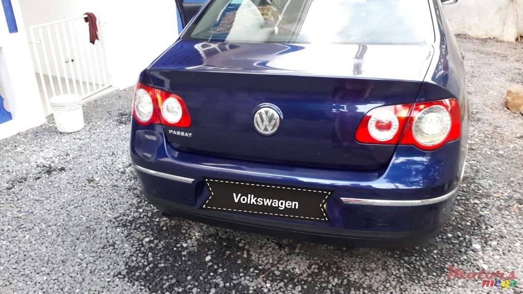 2008' Volkswagen Passat photo #2