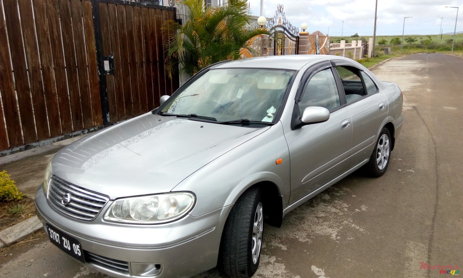 2005' Nissan Sunny N17 photo #1