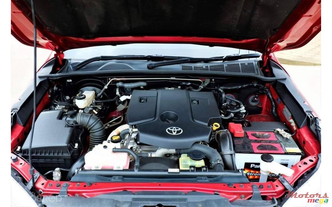 2017' Toyota RunX photo #6