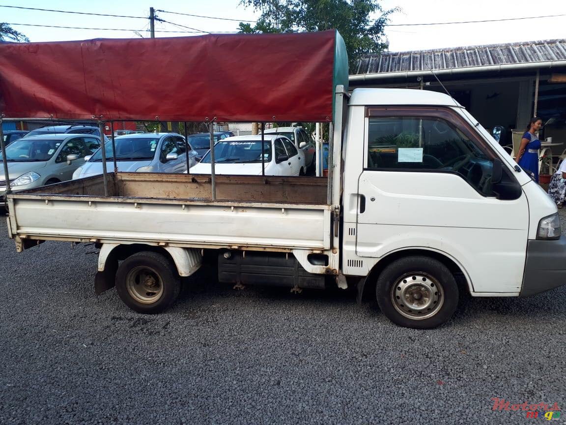 2002' Nissan Vanette photo #2