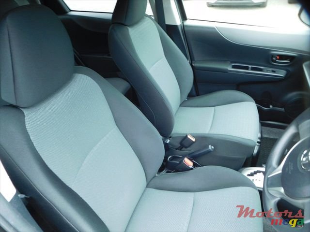 2014' Toyota Vitz photo #4