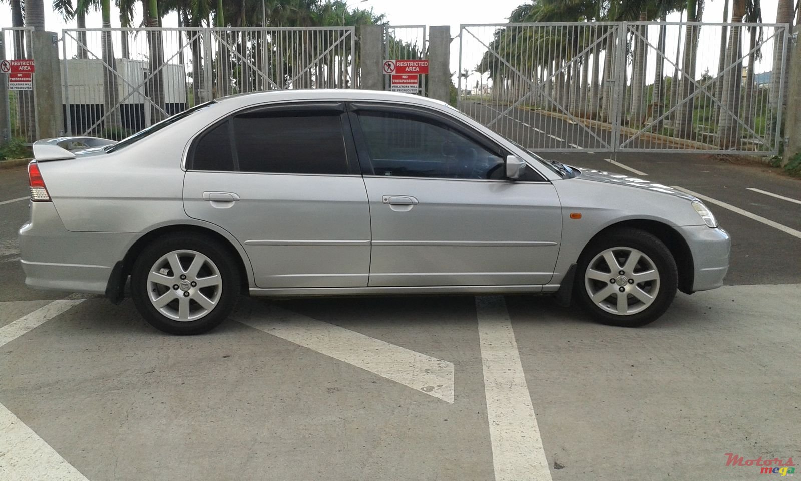 2002' Honda Civic VTI photo #1