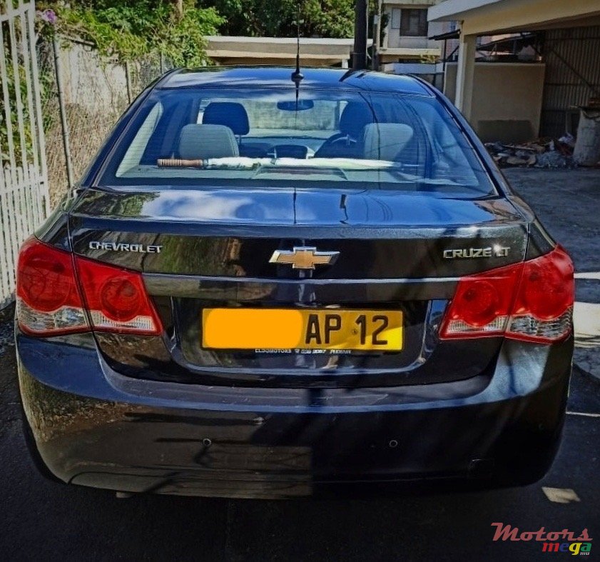 2012' Chevrolet Cruze photo #2