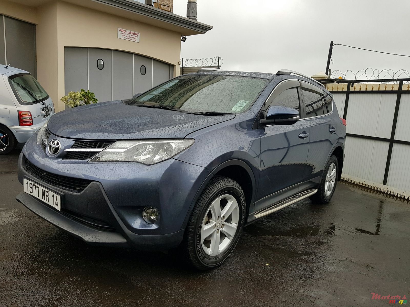 2014' Toyota RAV4 Automatic photo #2