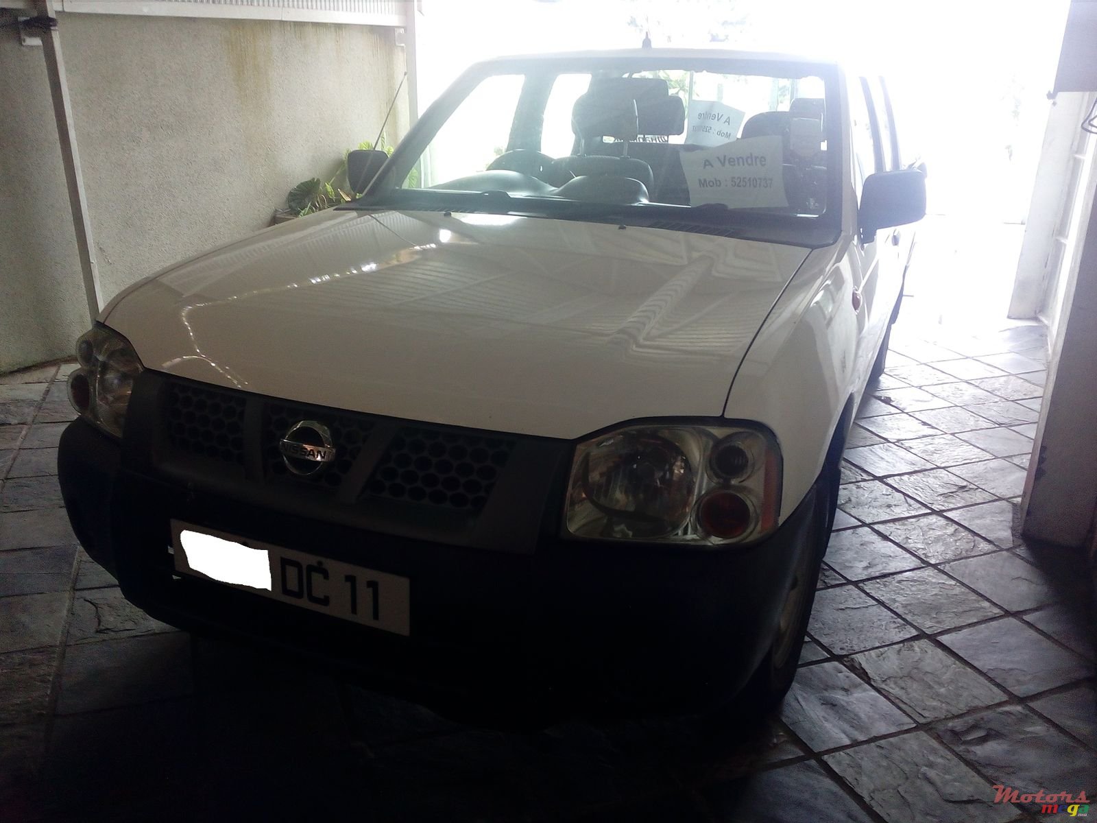 2011' Nissan Navara photo #3