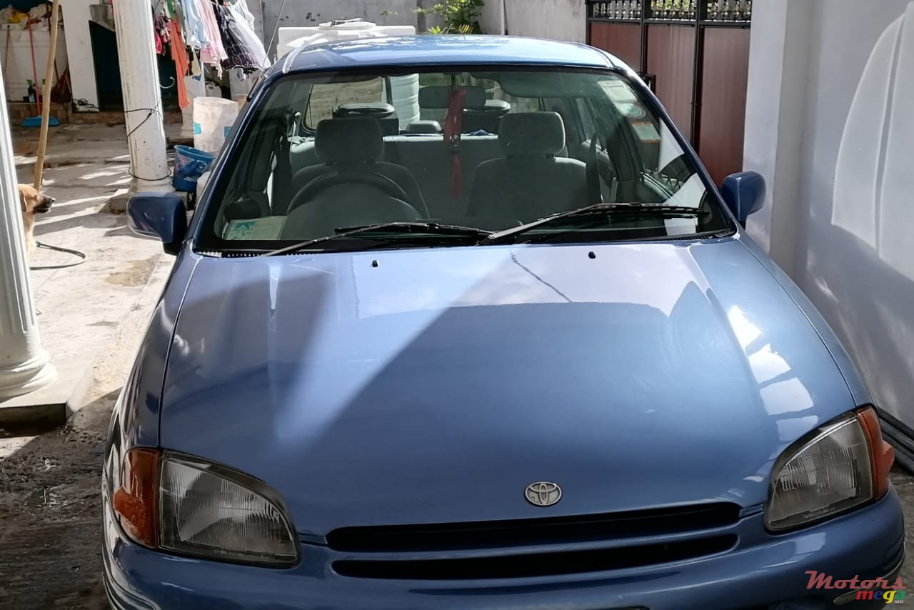 1998' Toyota Starlet photo #1