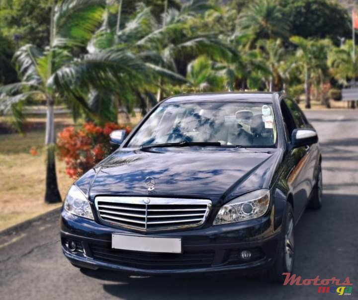 2008' Mercedes-Benz C-Class photo #7