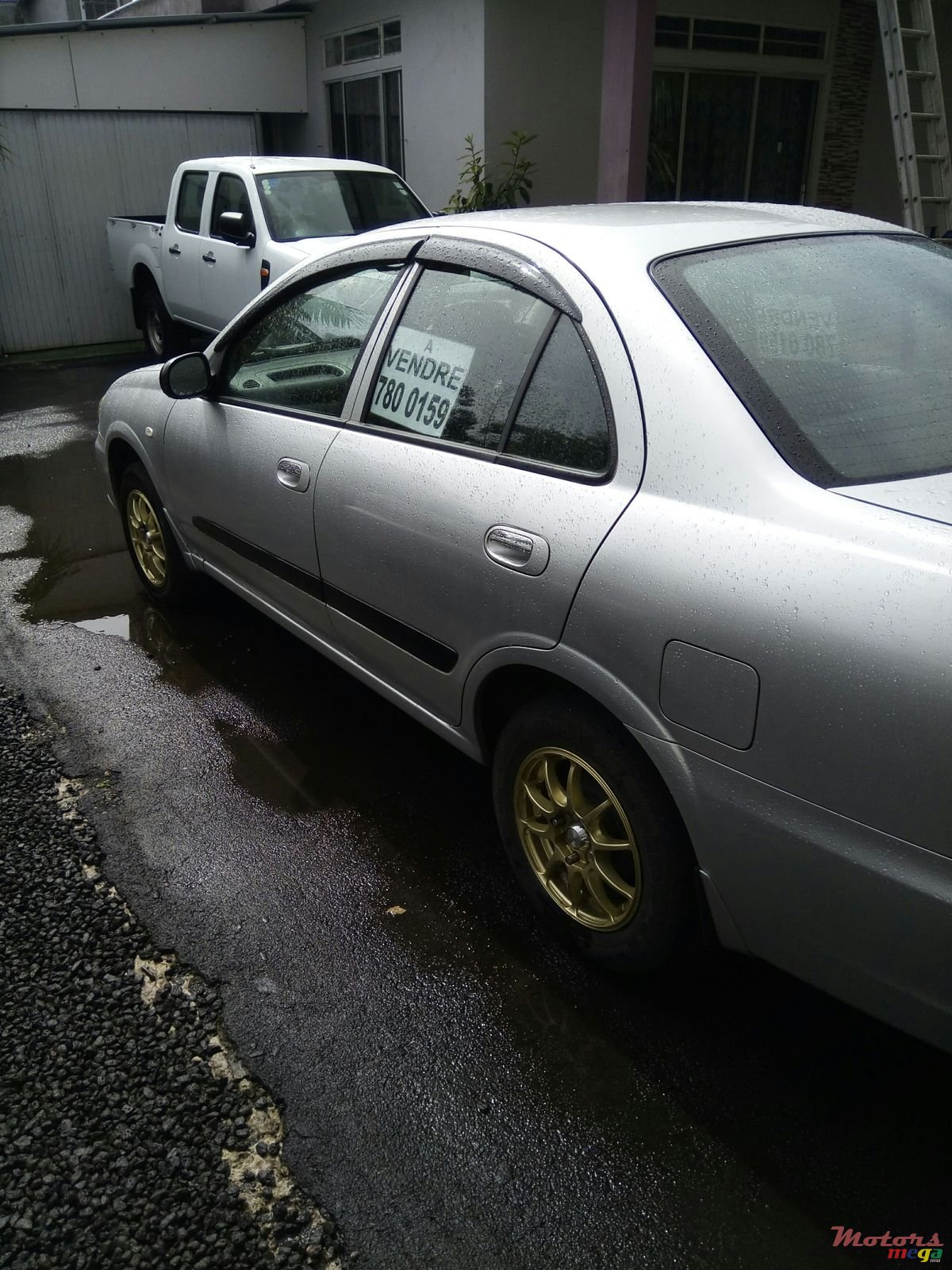 2011' Nissan Sunny photo #4