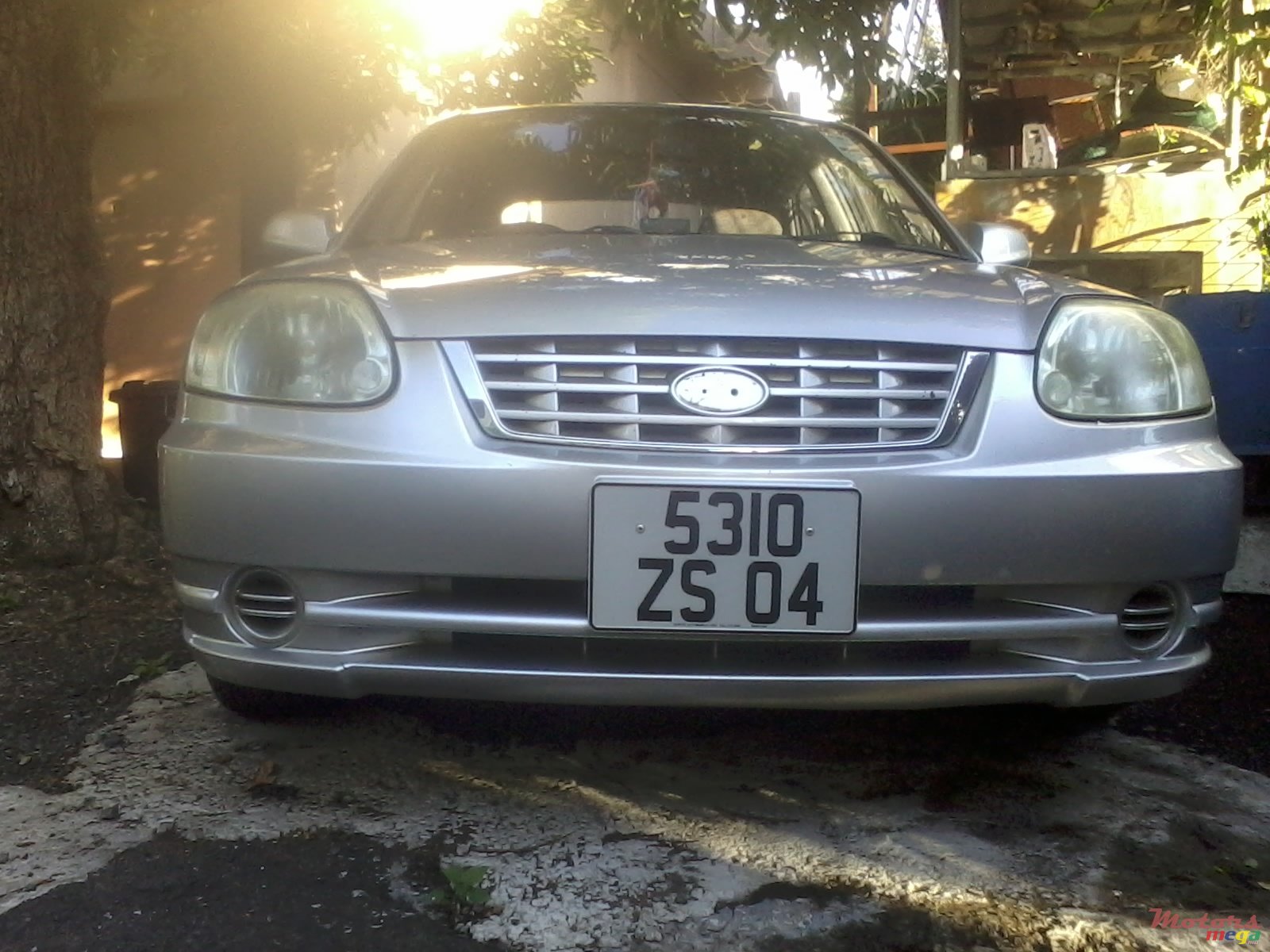 2004' Hyundai Accent photo #1