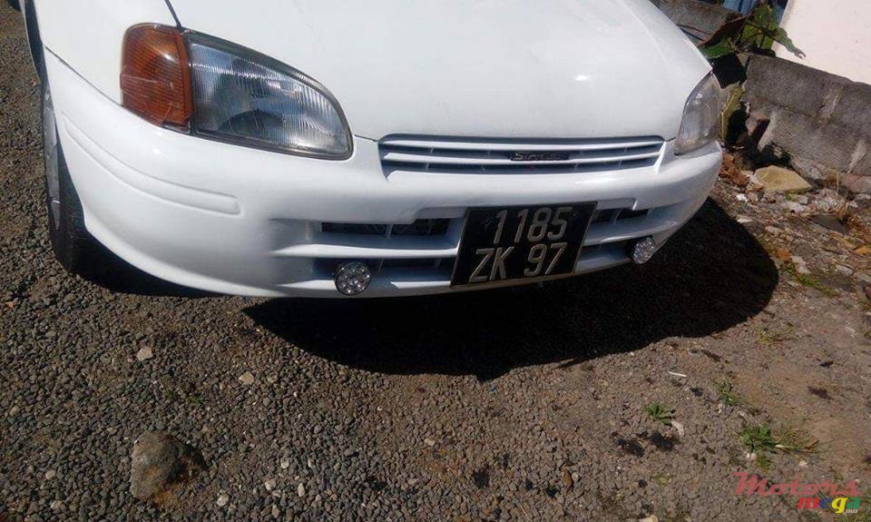 1997' Toyota Starlet photo #1