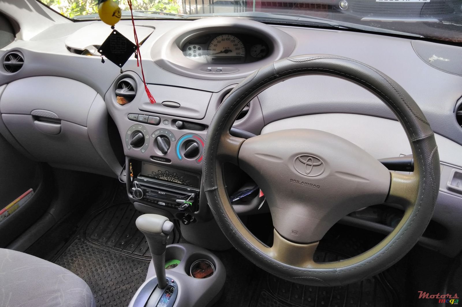 2000' Toyota photo #4