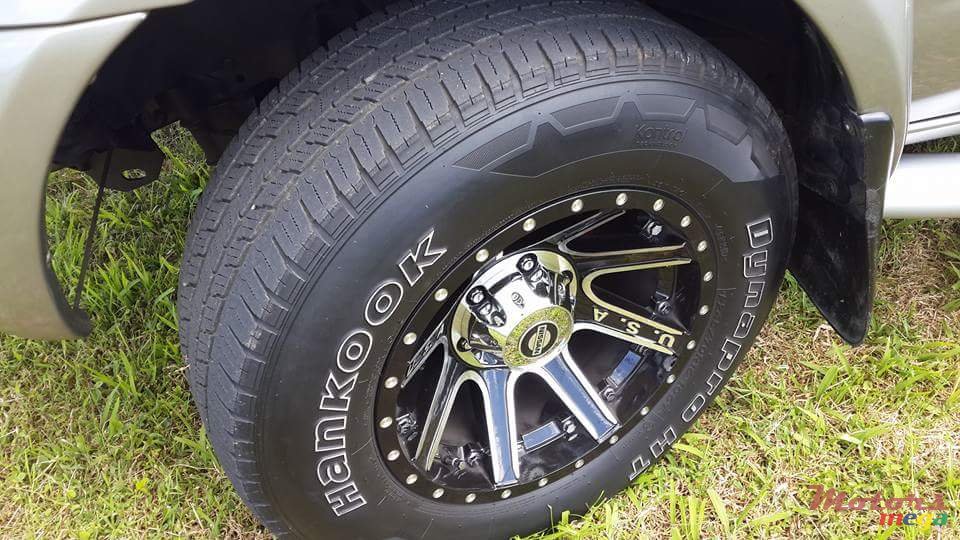 2004' Nissan Pickup Hardbody Predator photo #7