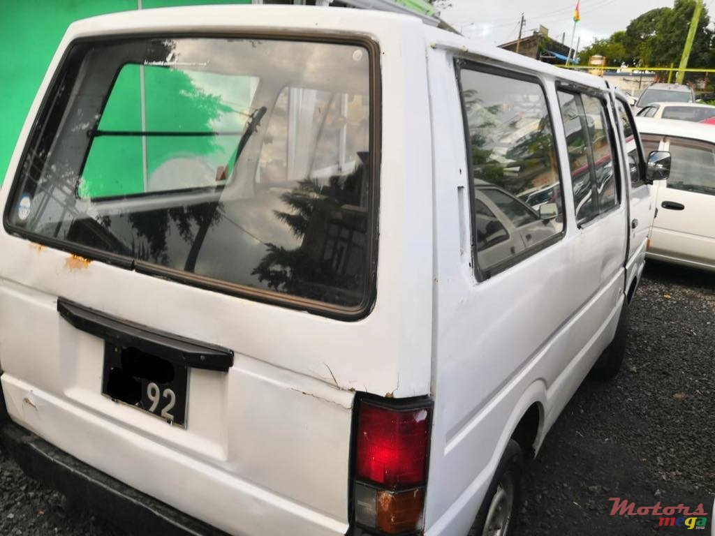 1992' Nissan Vanette photo #2