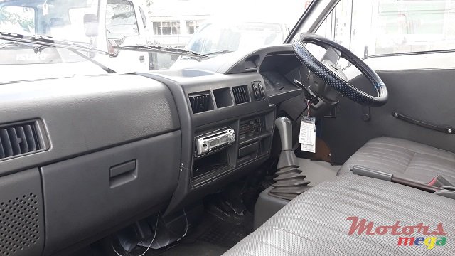 2006' Mitsubishi L300 photo #6