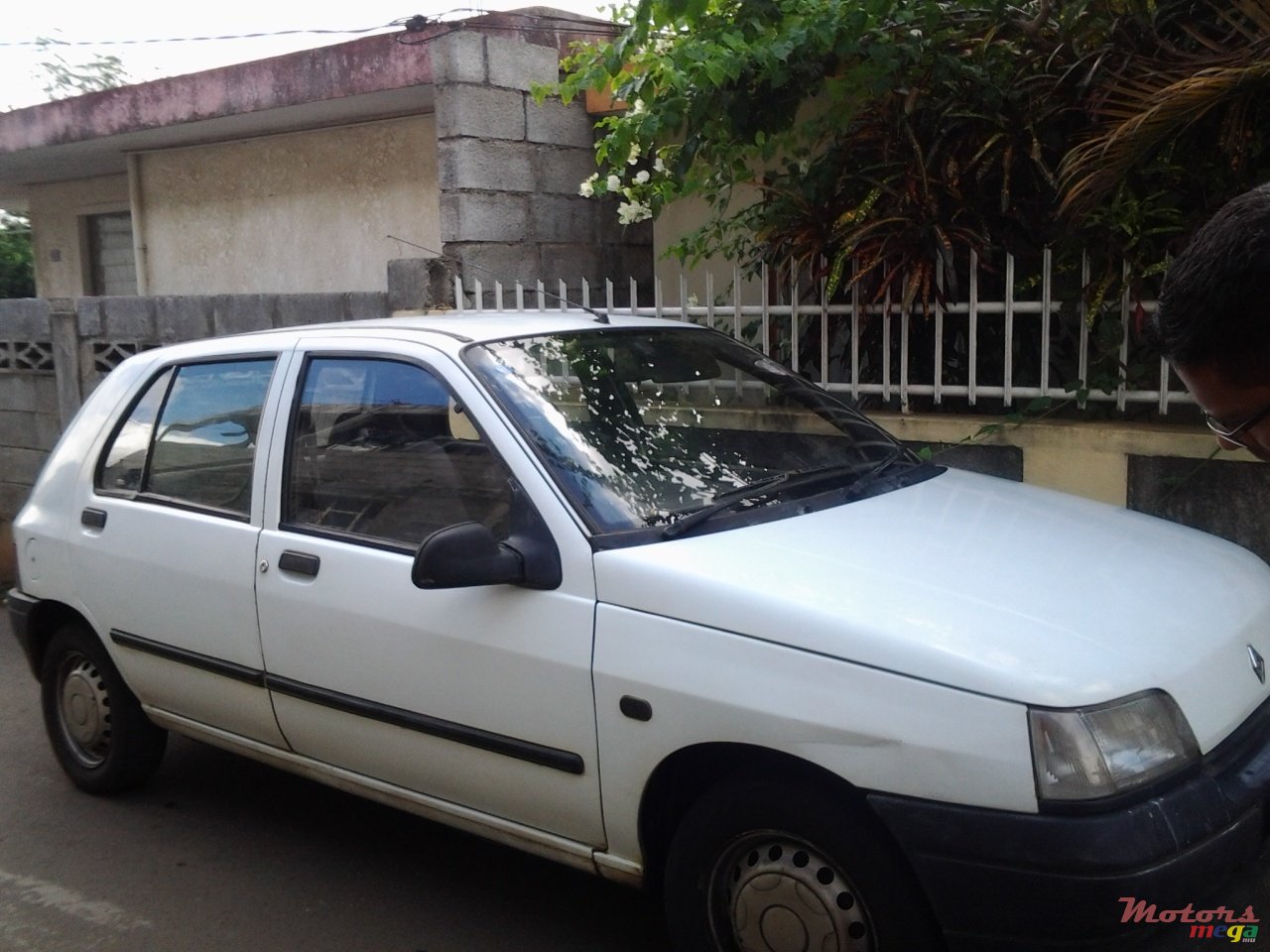 1993' Renault Clio photo #1