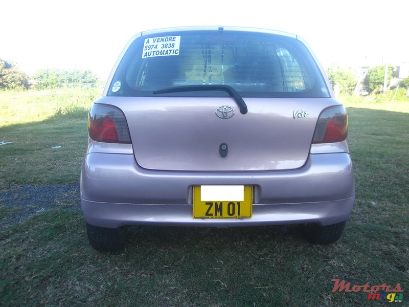 2001' Toyota Vitz photo #4