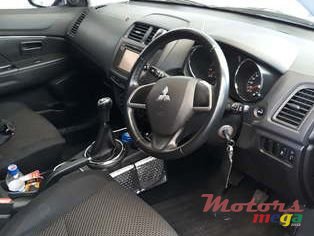 2014' Mitsubishi ASX photo #5