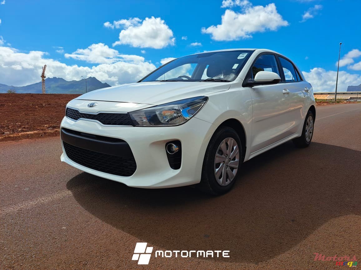 2018' Kia Rio photo #2
