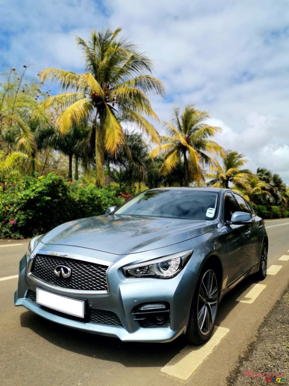 2016' Infiniti Q50 photo #4