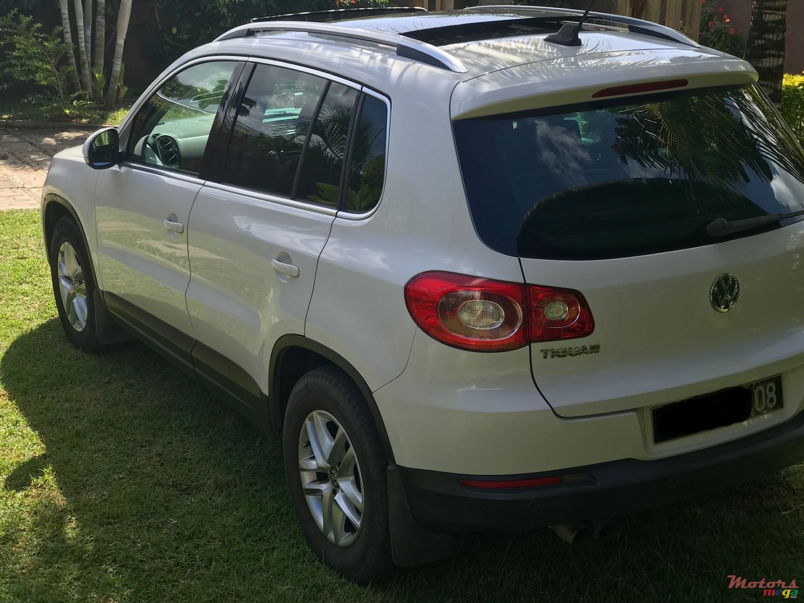 2008' Volkswagen Tiguan 1.4 TSI 4MOTION photo #2