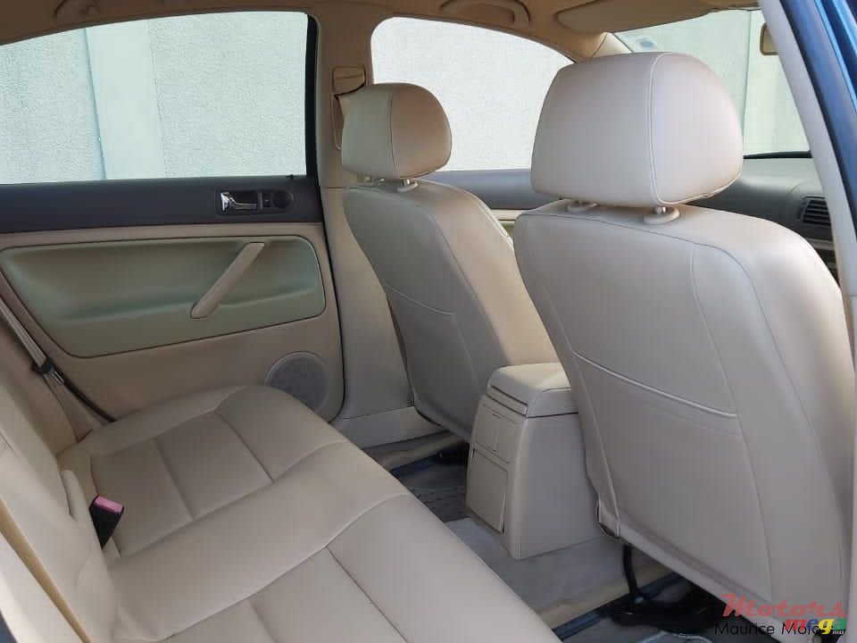 2005' Volkswagen Passat B5 photo #2