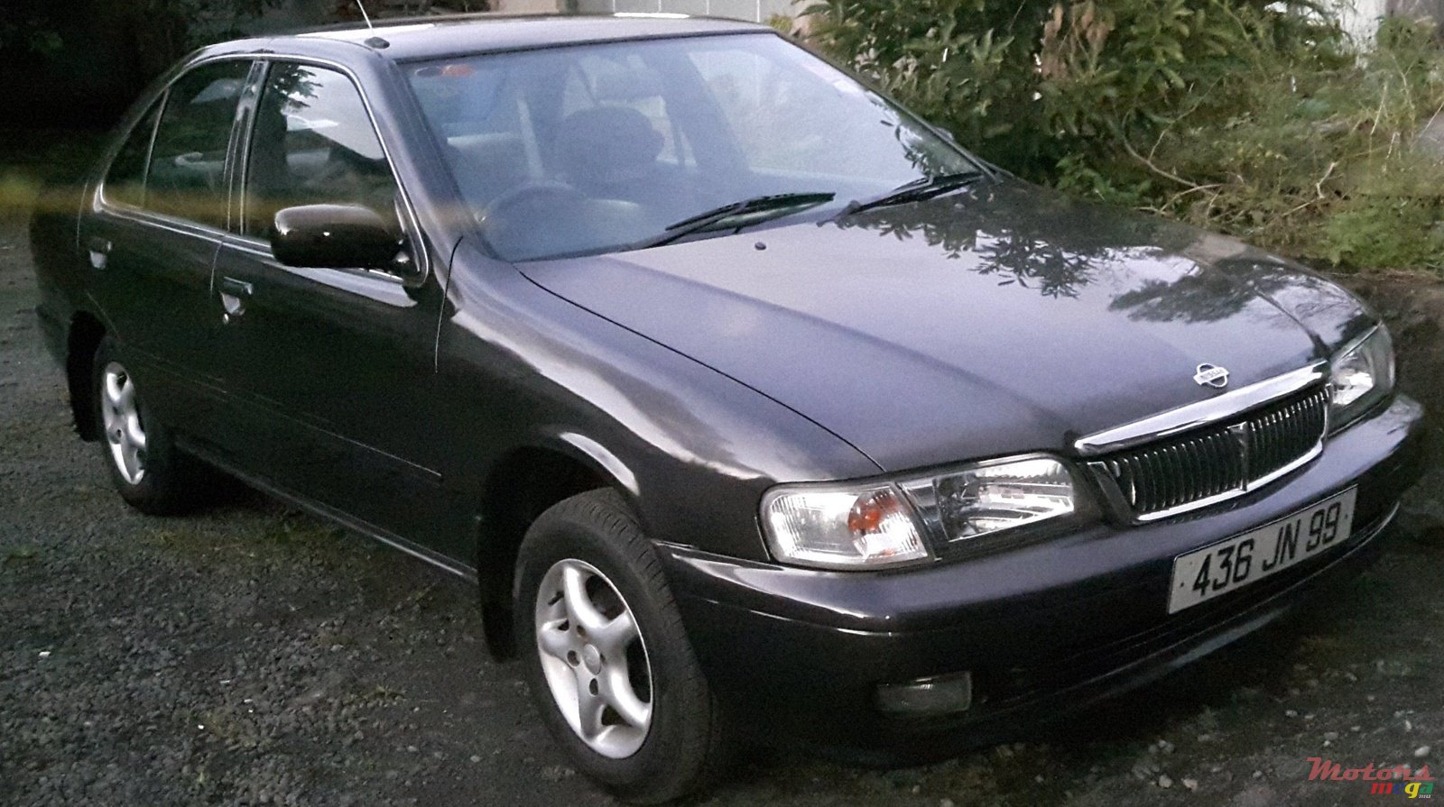 1999' Nissan Sunny photo #1