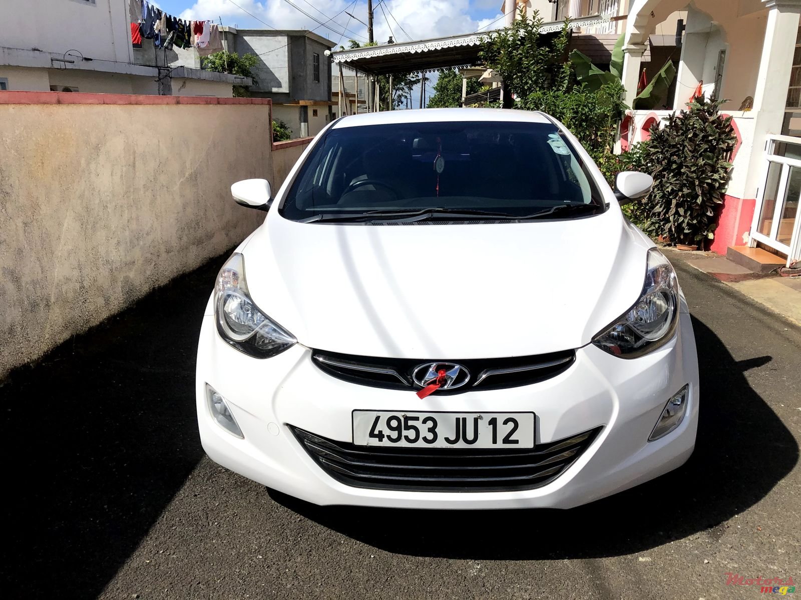 2012' Hyundai Elantra GLS photo #2