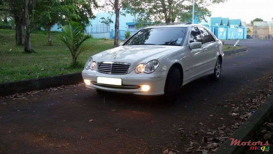 2002' Mercedes-Benz C200 Kompressor  photo #1