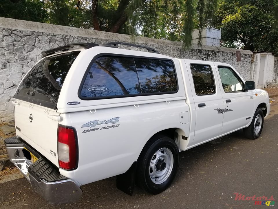 2008' Nissan Navara photo #3