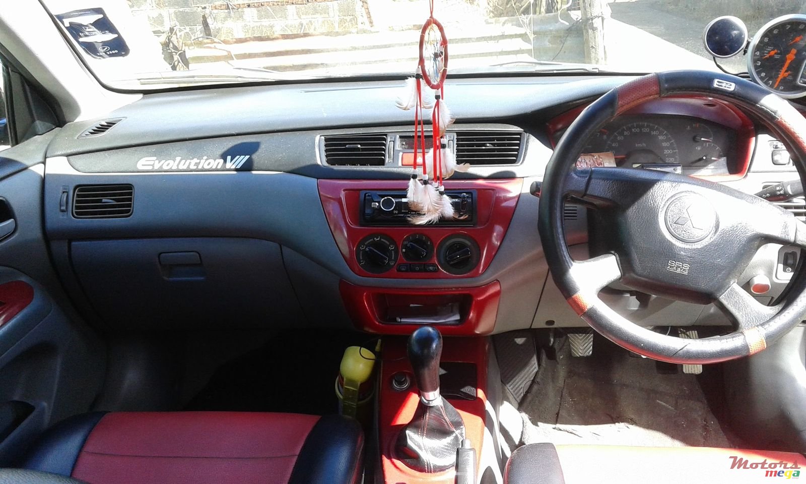 2004' Mitsubishi Lancer photo #3